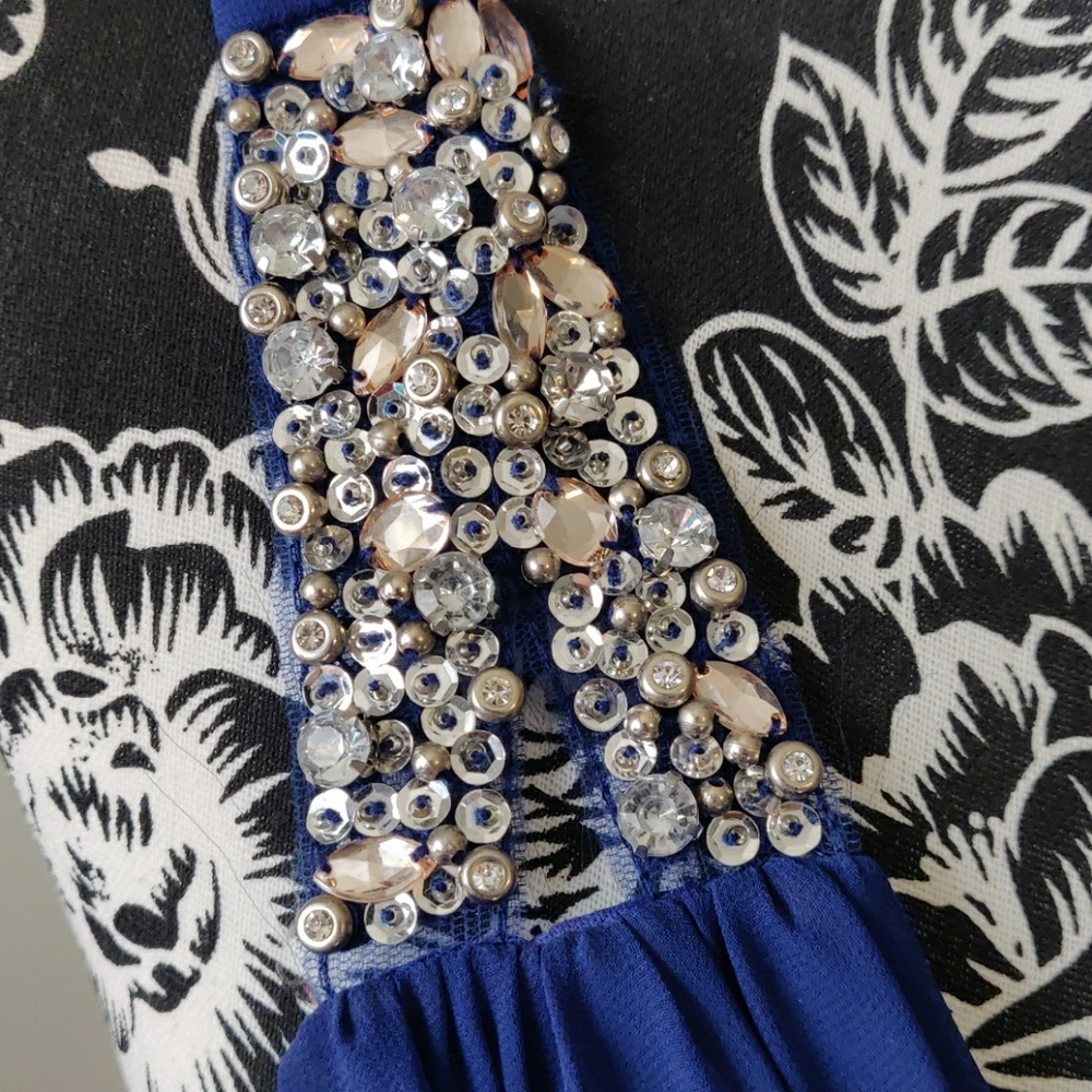Dress - Picture 3 of 6